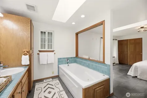 221 Russell Road Snohomish WA 98290
