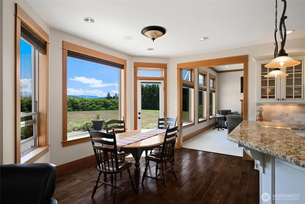 794 W Smith Road Bellingham WA 98226