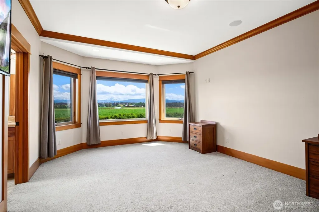 794 W Smith Road Bellingham WA 98226