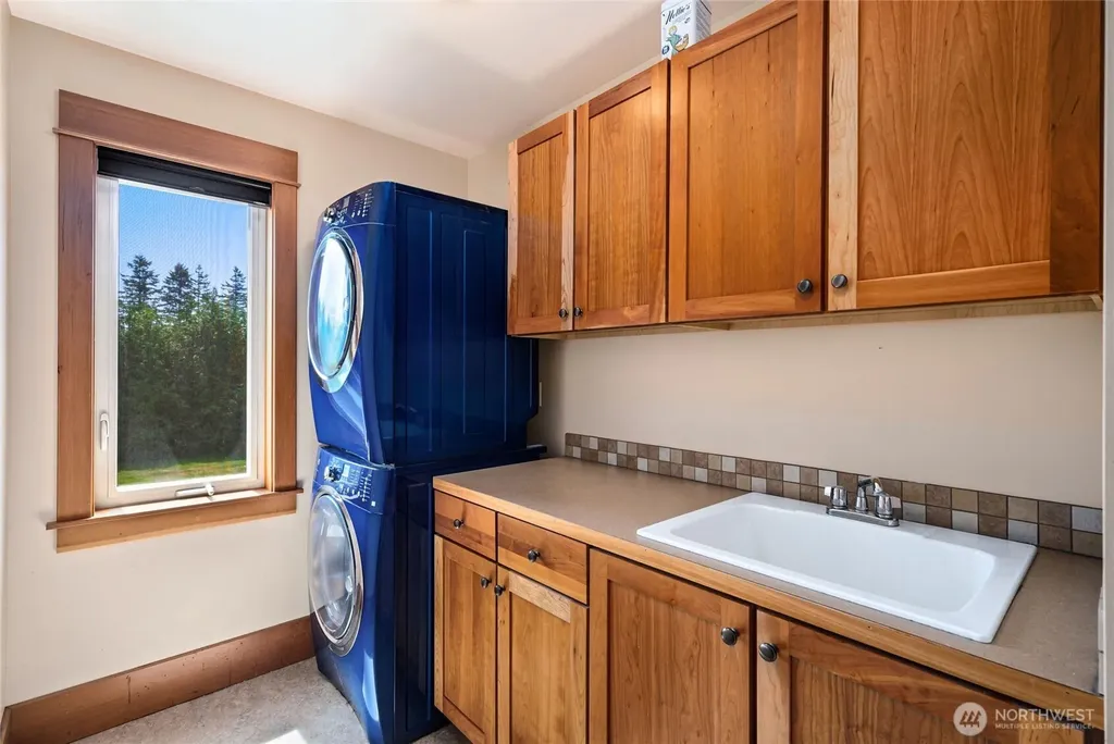 794 W Smith Road Bellingham WA 98226