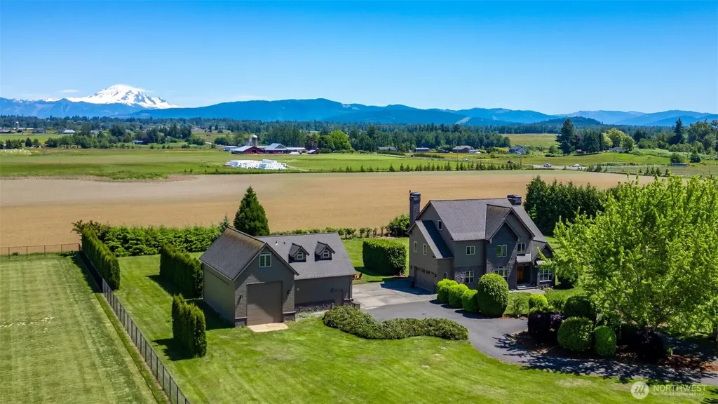 794 W Smith Road Bellingham WA 98226