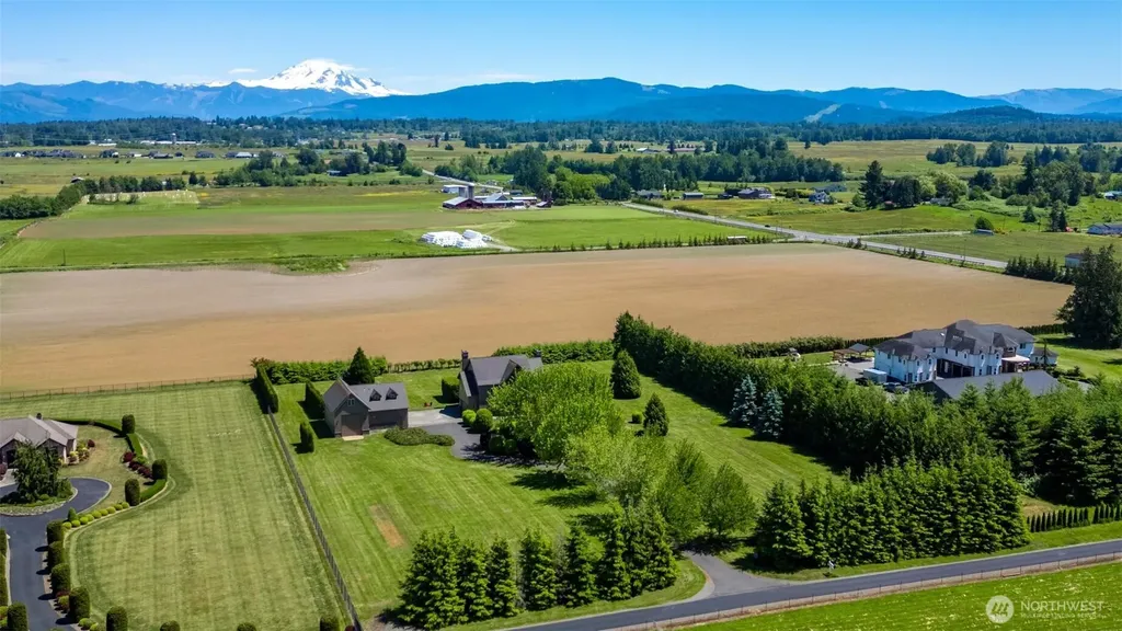 794 W Smith Road Bellingham WA 98226