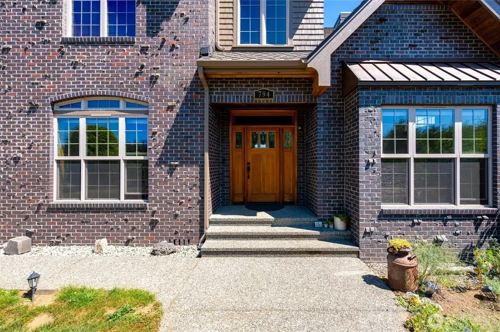 794 W Smith Road Bellingham WA 98226