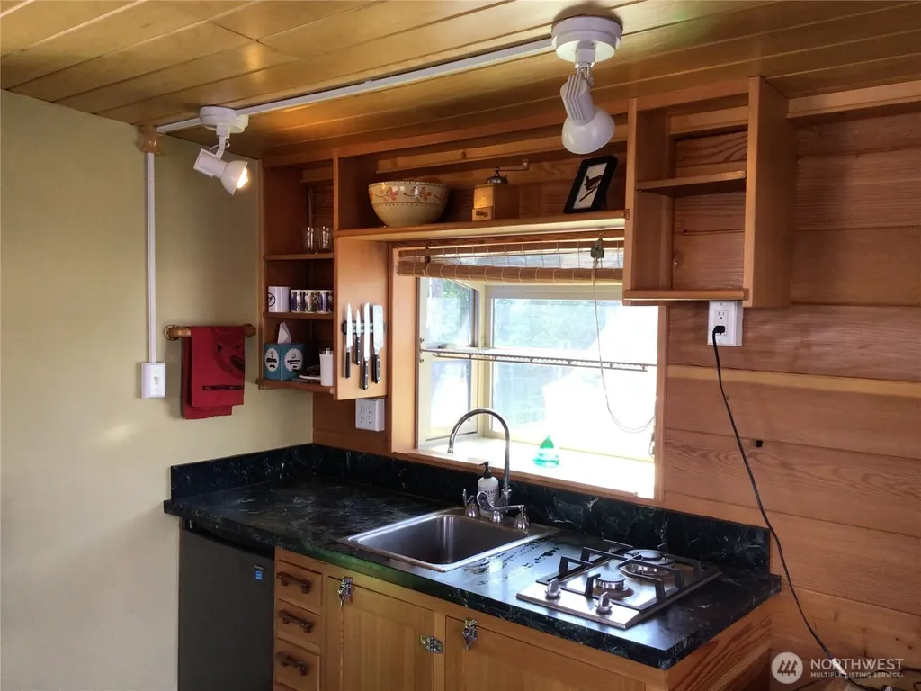 624 W Ewing Street Seattle WA 98119