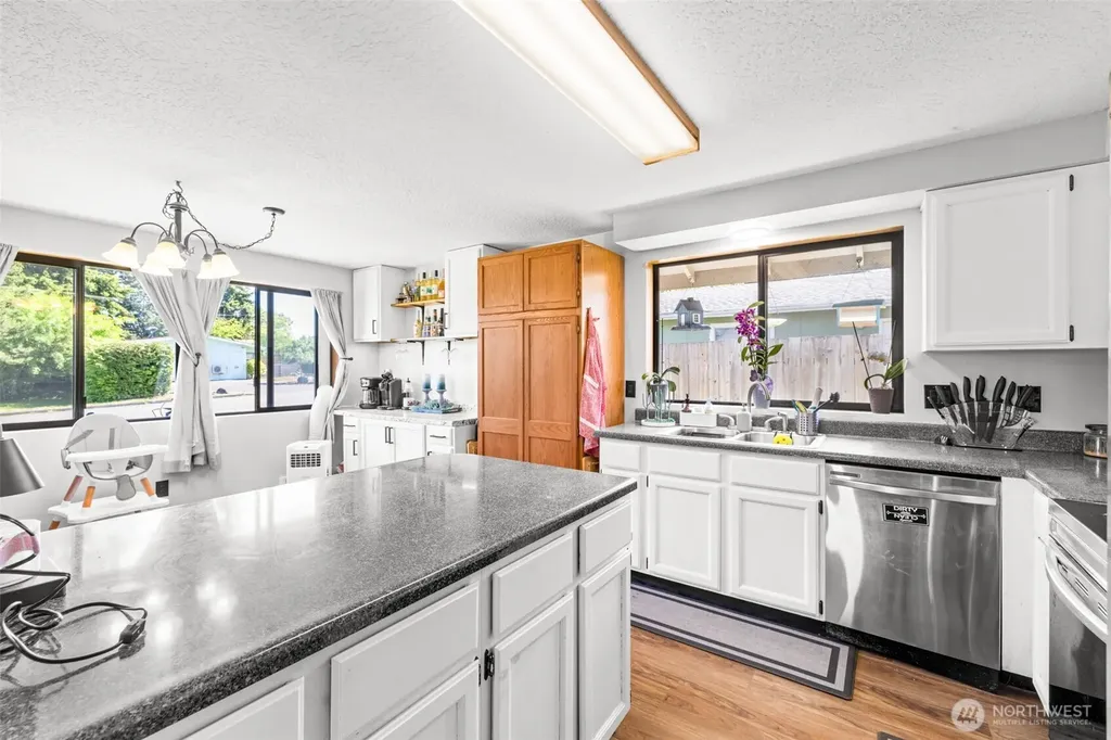 1410 W 10th Street Port Angeles WA 98363