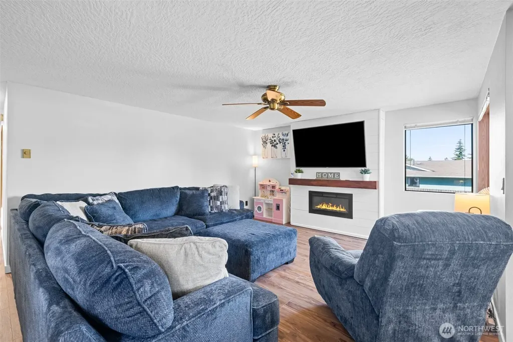 1410 W 10th Street Port Angeles WA 98363