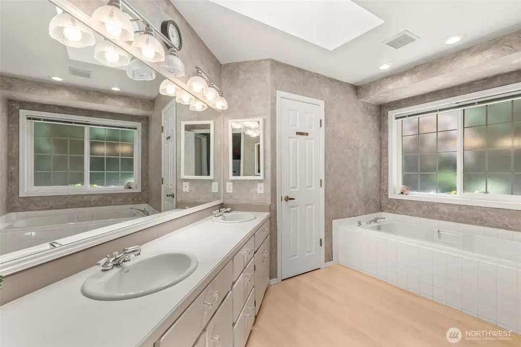 2226 35th St NW Gig Harbor WA 98335