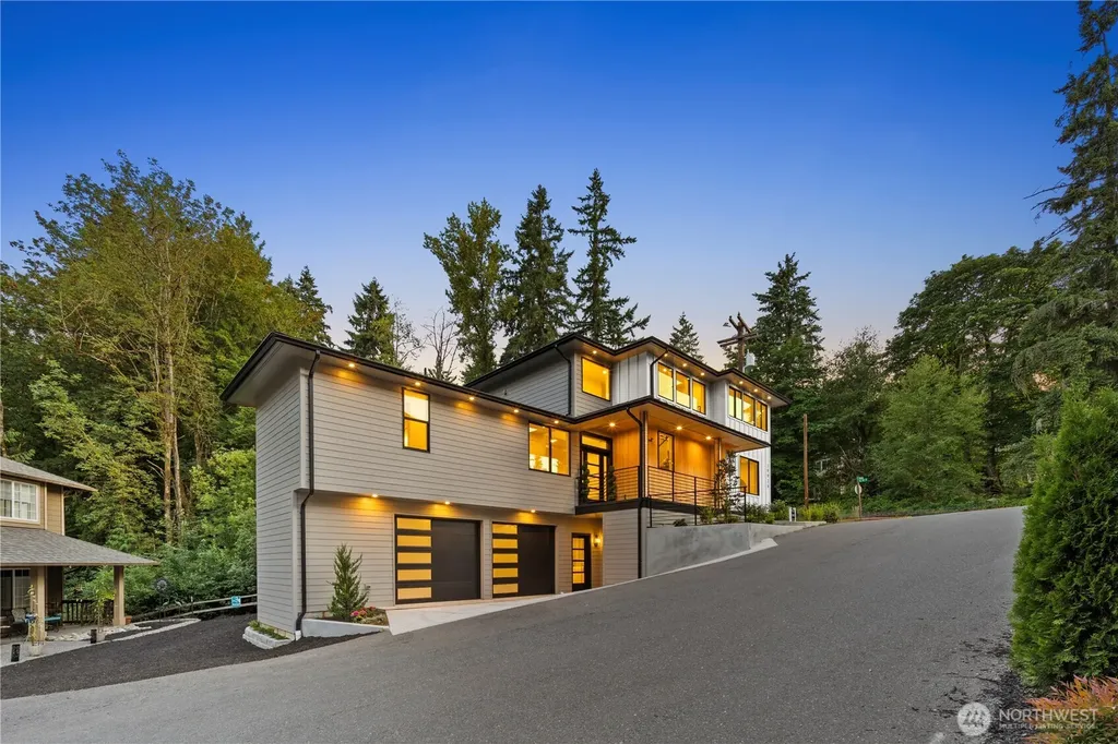 19926 68th Avenue NE Kenmore WA 98028