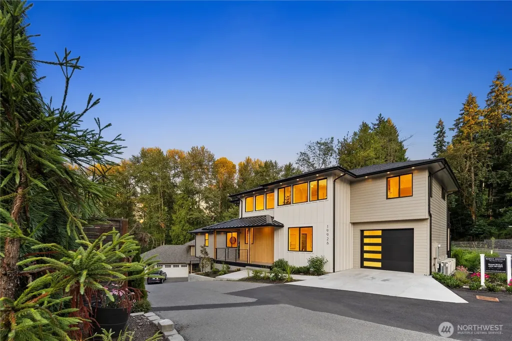 19926 68th Avenue NE Kenmore WA 98028