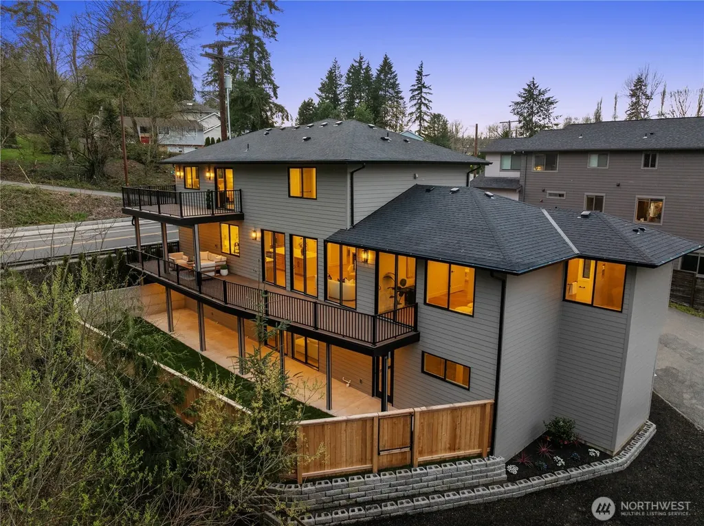 19926 68th Avenue NE Kenmore WA 98028
