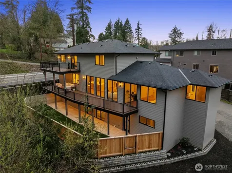 19926 68th Avenue NE Kenmore WA 98028