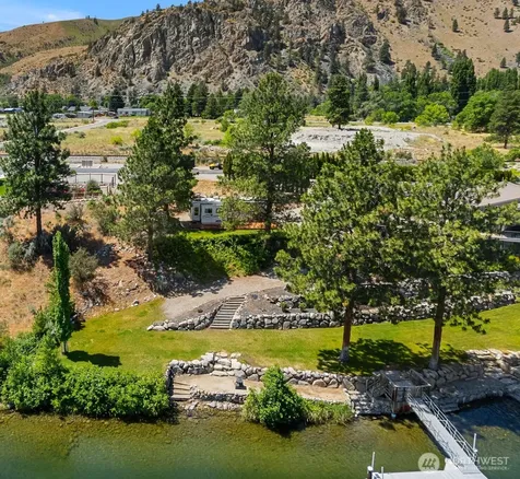 15055 N Lakeshore Drive Entiat WA 98822