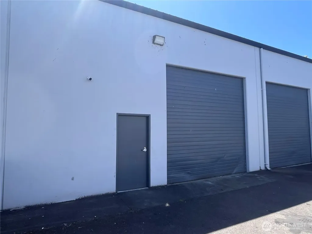 1721 W Valley Highway Auburn WA 98001