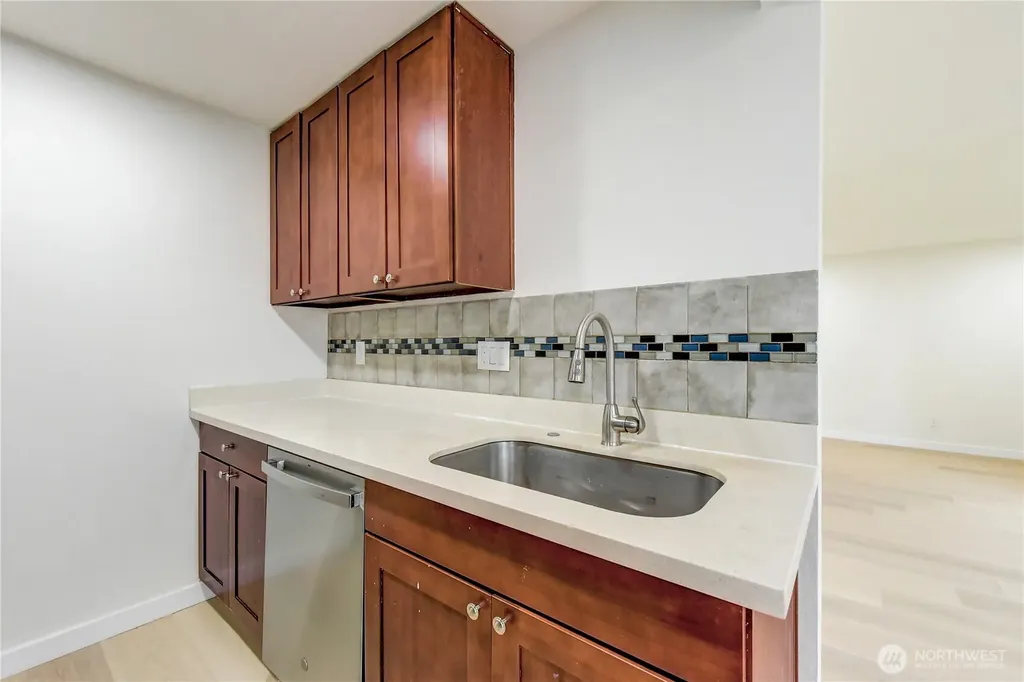 1601 Maple Lane Kent WA 98030