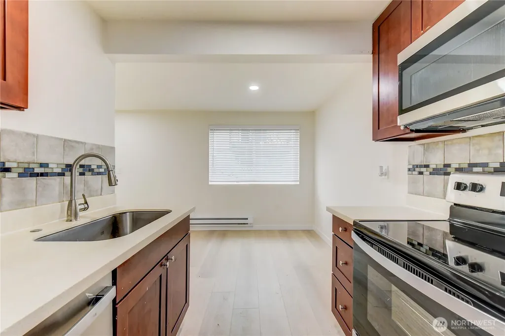 1601 Maple Lane Kent WA 98030