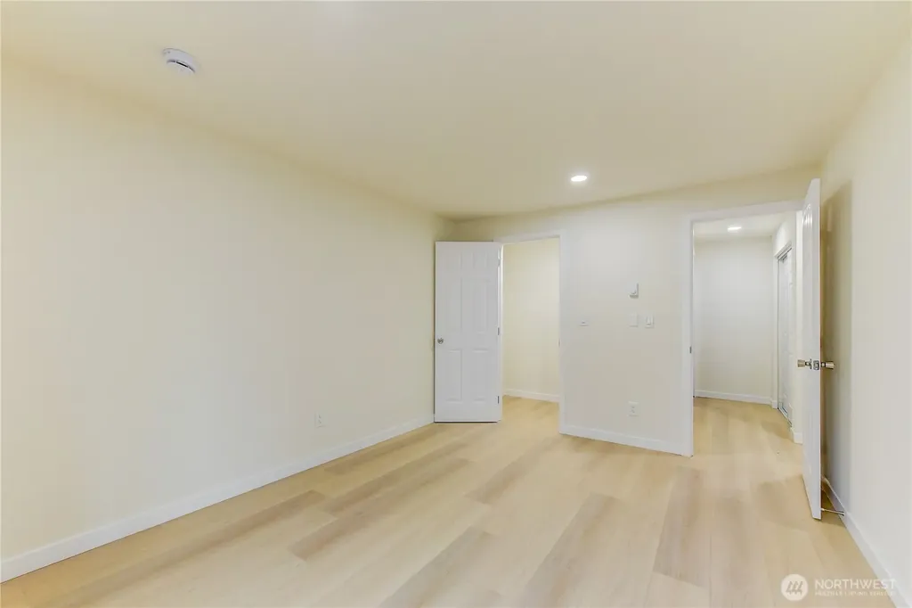 1601 Maple Lane Kent WA 98030