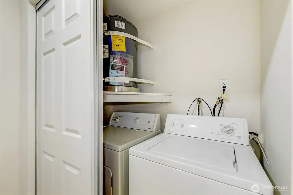 1601 Maple Lane Kent WA 98030