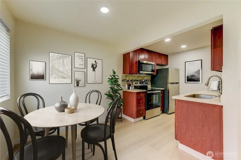 1601 Maple Lane Kent WA 98030