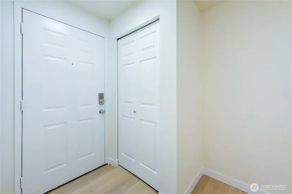 1601 Maple Lane Kent WA 98030