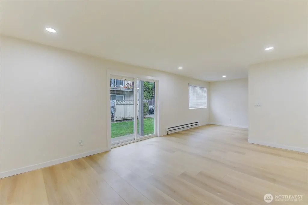 1601 Maple Lane Kent WA 98030