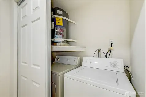 1601 Maple Lane Kent WA 98030