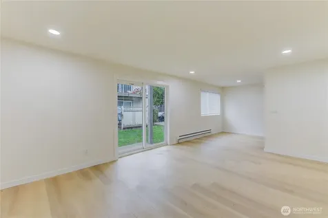 1601 Maple Lane Kent WA 98030
