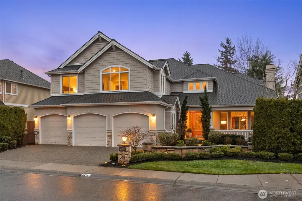 Sammamish WA, 2211 204TH Place NE