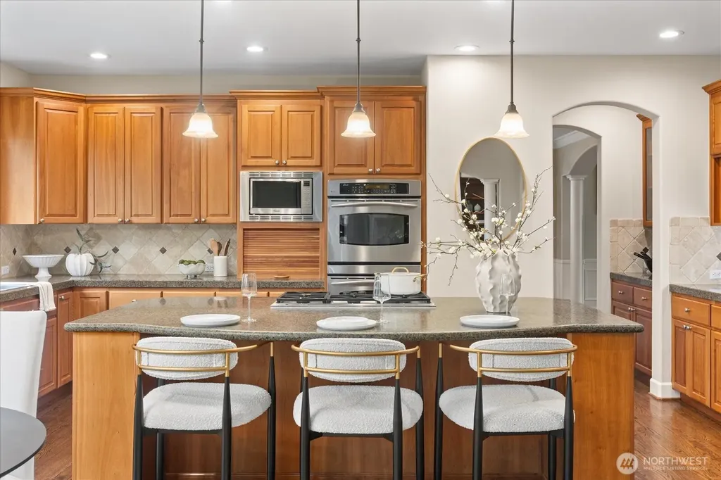 2211 204th Place NE Sammamish WA 98074