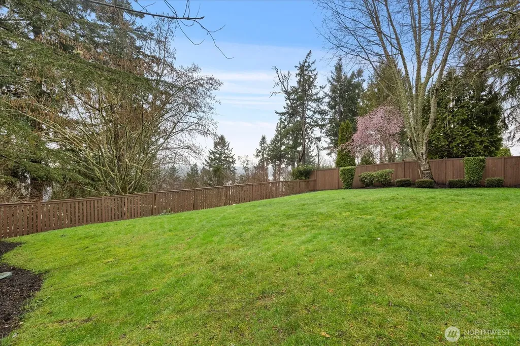 2211 204th Place NE Sammamish WA 98074
