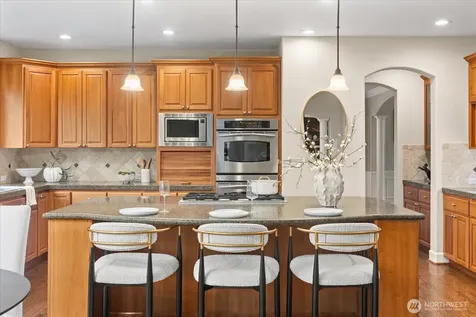 2211 204th Place NE Sammamish WA 98074