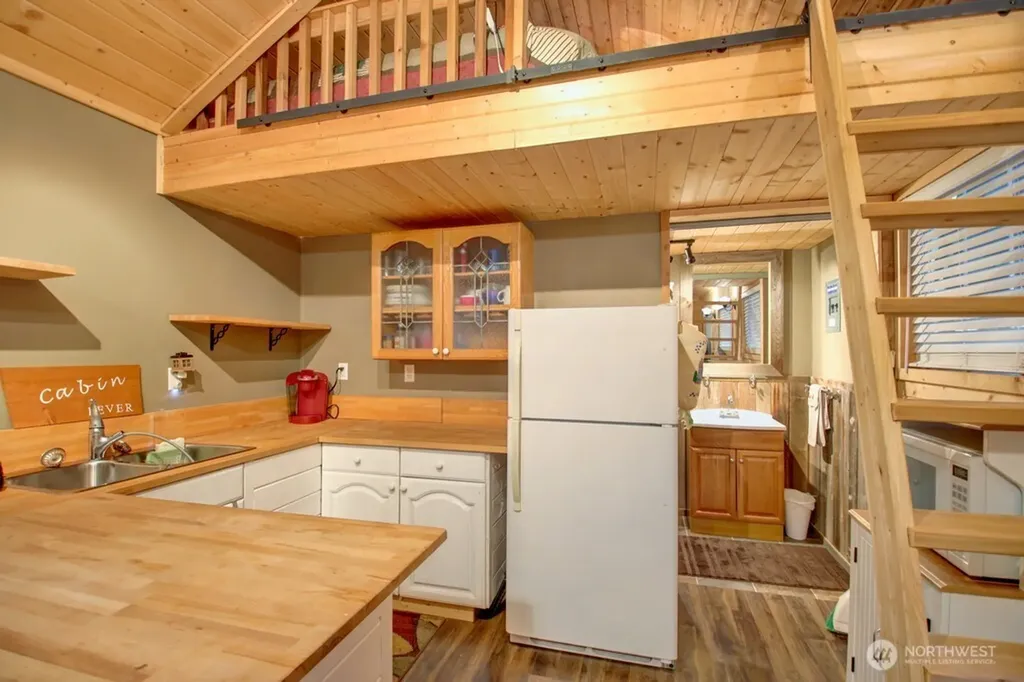 2061 Exit Road Sumas WA 98295
