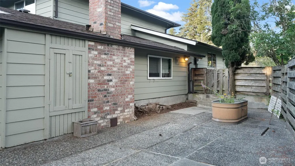 2043 NE Ridgewood Drive Poulsbo WA 98370