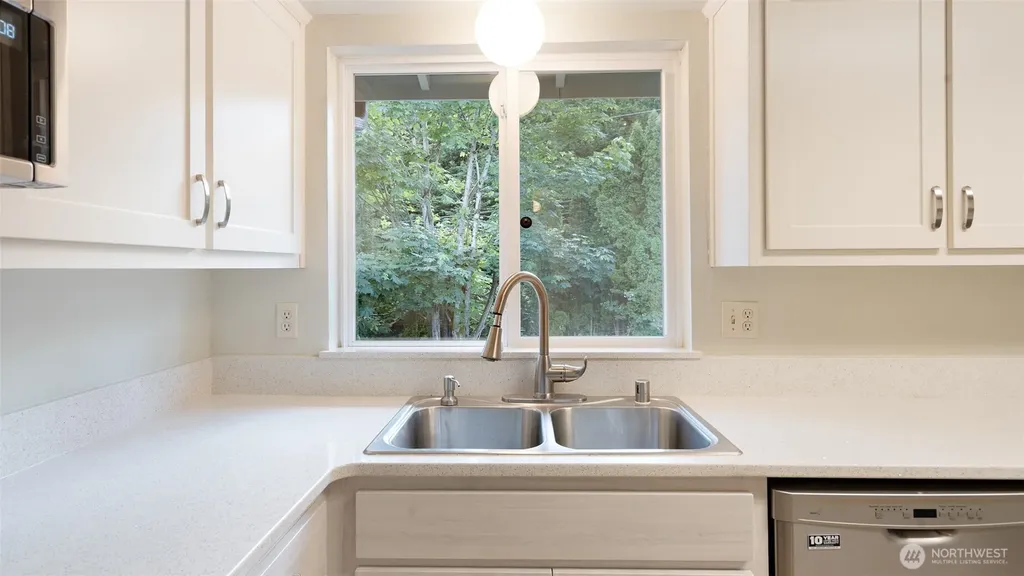 2043 NE Ridgewood Drive Poulsbo WA 98370