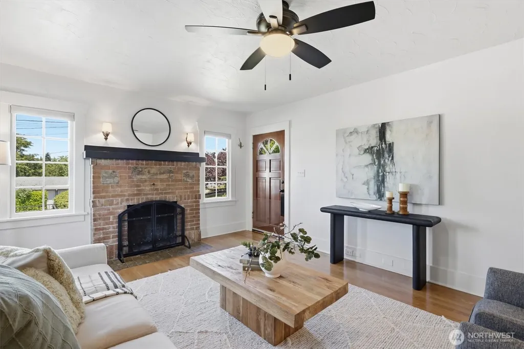 4809 SW Findlay Street Seattle WA 98136