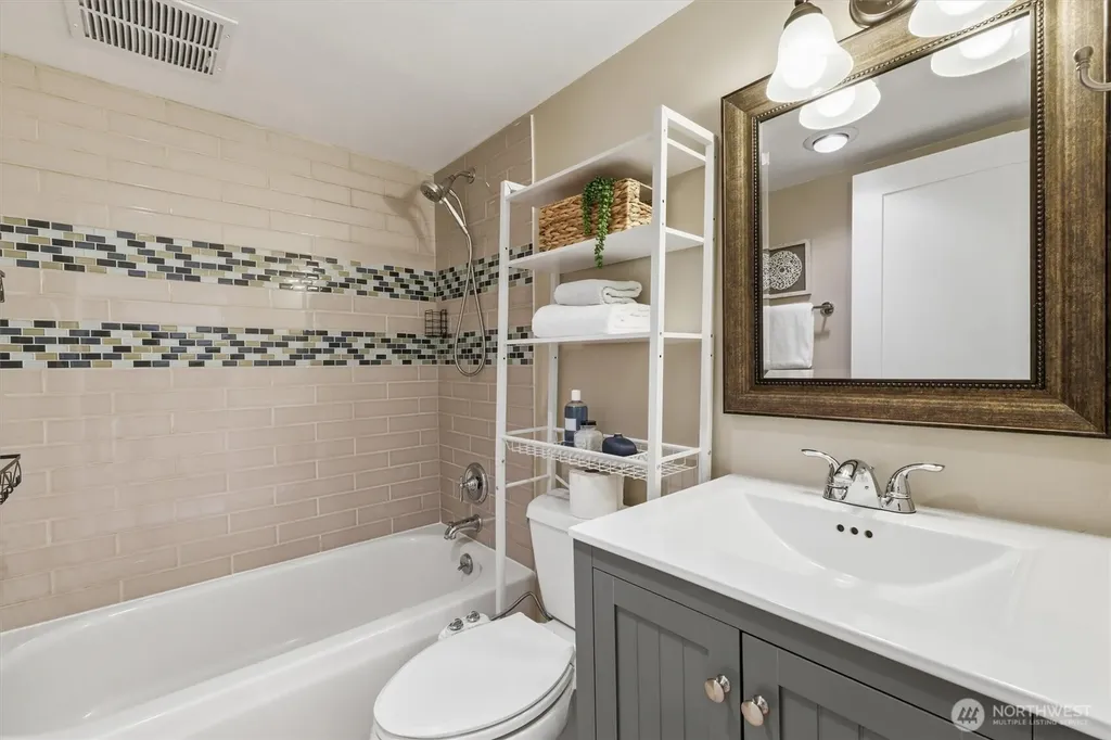 4809 SW Findlay Street Seattle WA 98136