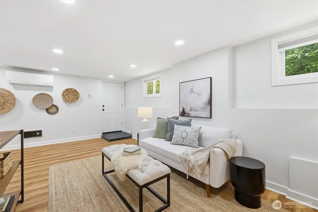 4809 SW Findlay Street Seattle WA 98136