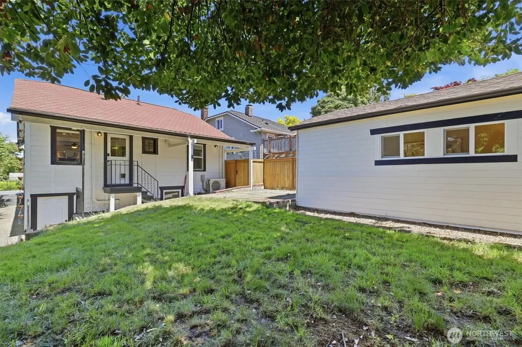 4809 SW Findlay Street Seattle WA 98136