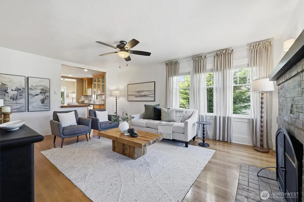 4809 SW Findlay Street Seattle WA 98136