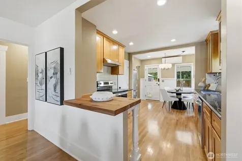 4809 SW Findlay Street Seattle WA 98136