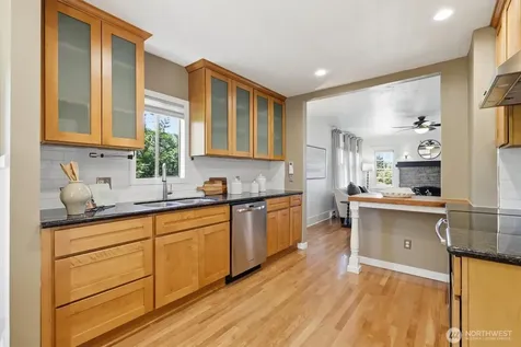 4809 SW Findlay Street Seattle WA 98136