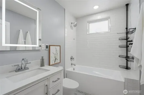4809 SW Findlay Street Seattle WA 98136