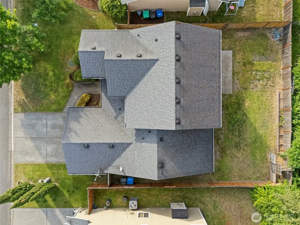 15880 104th Ave SE Yelm WA 98597