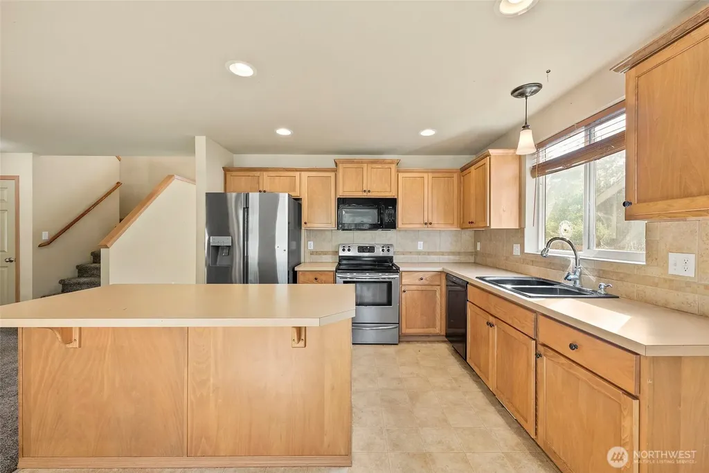 15880 104th Ave SE Yelm WA 98597