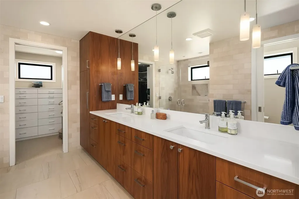 2821 Fairview Avenue E Seattle WA 98102