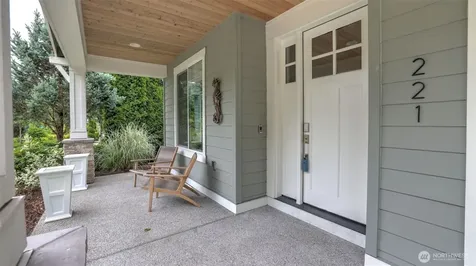 221 Shadow Avenue NE Renton WA 98059