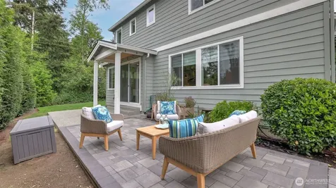 221 Shadow Avenue NE Renton WA 98059