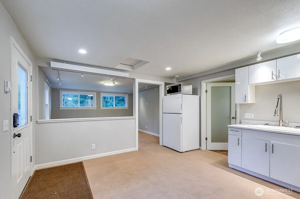 1140 NE Wing Point Way Bainbridge Island WA 98110
