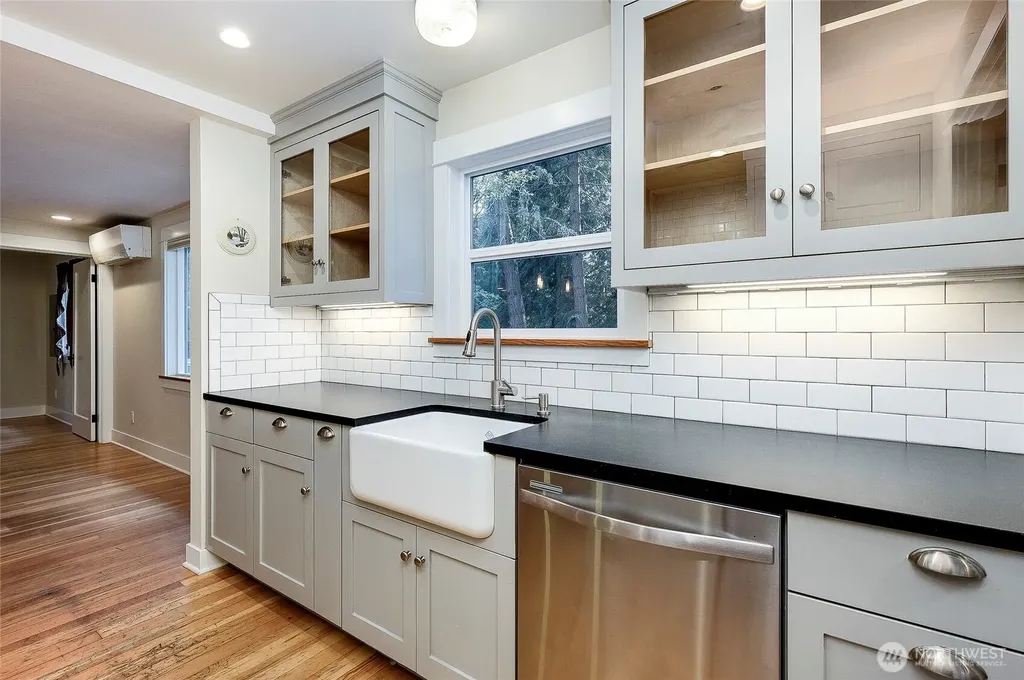 8013 NE Bucklin Hill Road Bainbridge Island WA 98110