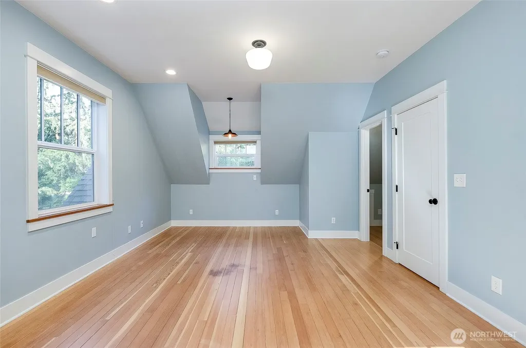 8013 NE Bucklin Hill Road Bainbridge Island WA 98110