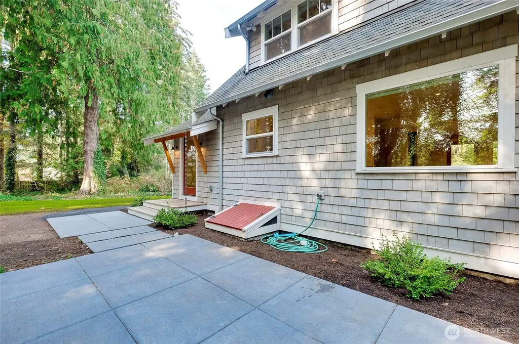8013 NE Bucklin Hill Road Bainbridge Island WA 98110